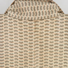 Load image into Gallery viewer, Komon Kasamatsu Bun Public Collar Weige Color Silk Silk Casual Kimono 157cm