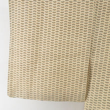 Load image into Gallery viewer, Komon Kasamatsu Bun Public Collar Weige Color Silk Silk Casual Kimono 157cm