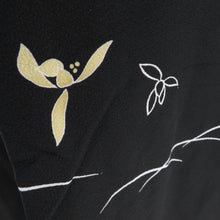 Load image into Gallery viewer, 羽織 正絹 友禅染 芝草に菖蒲 黒色 絵羽柄 一つ紋 着物コート 和装 ちりよけ 身丈81cm