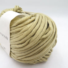 Load image into Gallery viewer, 毛糸 Daily yarn「cocon ココン」オカダヤ okadaya 2番色×2玉 12番色×3玉 1玉40g巻 約42m バニラクリーム ブリスフルピンク 春夏毛糸 リリヤーン 未使用品