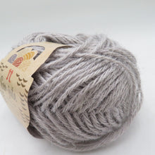 Load image into Gallery viewer, ハマナカ 毛糸 エコジュート 6玉セット 黄麻糸100% 日本製 サマーヤーン 1玉40g 糸長約55m 並太 春夏毛糸 未使用品