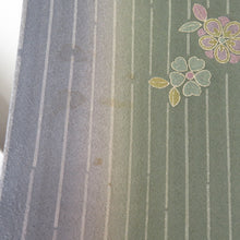 Load image into Gallery viewer, 小紋 箔 ぼかし 縞に桜文様 単衣 広衿 正絹 緑色 青紫色 仕立て上がり カジュアル 身丈163cm