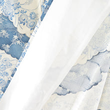Load image into Gallery viewer, 小紋 雲取りに菊文様 単衣 広衿 白色 青色 正絹 仕立て上がり カジュアル着物 身丈161cm