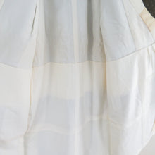 Load image into Gallery viewer, 子供着物 男の子用 四つ身 襦袢・被布セット 灰黒緑色 橘家紋の地紋 正絹 5歳 フォーマルきもの 男児 七五三 祝着 身丈90cm