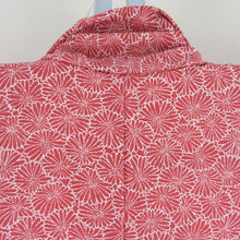 Load image into Gallery viewer, 小紋 菊文様 赤色 白色 袷 広衿 ポリエステル 洗える着物 仕立て上がり カジュアル 身丈157cm