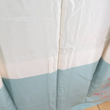 Load image into Gallery viewer, 訪問着 たたき染め 菊文様 薄緑色 袷 広衿 作家物 落款付 正絹 一つ紋 木瓜紋 仕立て上がり着物 身丈158cm
