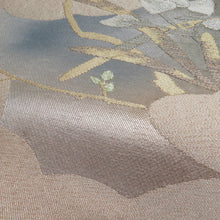 画像をギャラリービューアに読み込む, 名古屋帯 織り柄 綴れ 菖蒲文様 ベージュ色 金糸 正絹 九寸なごや帯 お太鼓柄 カジュアル 仕立て上がり 着物帯 長さ353cm
