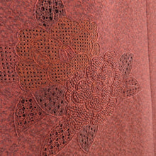 画像をギャラリービューアに読み込む, 道行 正絹 汕頭刺繍 椿文様 赤色 和装コート 着物用 ちりよけ 仕立て上がり 身丈83cm