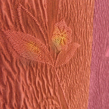 画像をギャラリービューアに読み込む, 道行 正絹 膨れ織 グラデーション 花柄 赤紫色 和装コート 着物用 ちりよけ カジュアル 作家物 身丈86cm