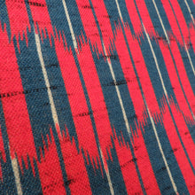 画像をギャラリービューアに読み込む, ウール着物 単衣 矢羽根文様 染め柄 赤色 青色 バチ衿 カジュアルきもの 普段着物 仕立て上がり 身丈154cm