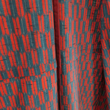 画像をギャラリービューアに読み込む, ウール着物 単衣 矢羽根文様 染め柄 赤色 青色 バチ衿 カジュアルきもの 普段着物 仕立て上がり 身丈154cm