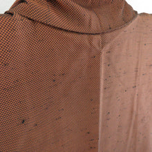 Load image into Gallery viewer, 紬 着物 節紬織 斜め格子 橙茶色 正絹 袷 広衿 カジュアル 仕立て上がり着物 身丈159cm