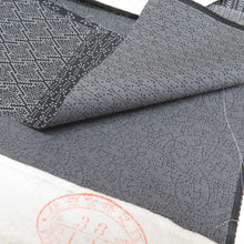 画像をギャラリービューアに読み込む, 御召 織文様 伊勢型織 織座小紋 正絹 灰黒色 袷 広衿 紋なし カジュアル 仕立て上がり着物 丹後ちりめん 身丈158cm