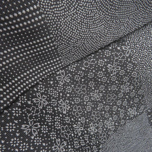 画像をギャラリービューアに読み込む, 御召 織文様 伊勢型織 織座小紋 正絹 灰黒色 袷 広衿 紋なし カジュアル 仕立て上がり着物 丹後ちりめん 身丈158cm