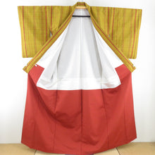 Load image into Gallery viewer, 紬 着物 アンサンブル 羽織付 格子文様 袷 バチ衿 黄色 正絹 カジュアル 仕立て上がり 身丈158cm