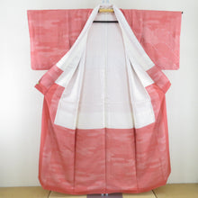 Load image into Gallery viewer, 江戸小紋 付下げ柄 寄せ柄 赤桃色 袷 広衿 紋なし 作家物 落款付 正絹 カジュアル 仕立て上がり着物 身丈152cm