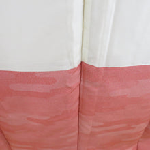 Load image into Gallery viewer, 江戸小紋 付下げ柄 寄せ柄 赤桃色 袷 広衿 紋なし 作家物 落款付 正絹 カジュアル 仕立て上がり着物 身丈152cm