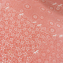 Load image into Gallery viewer, 江戸小紋 付下げ柄 寄せ柄 赤桃色 袷 広衿 紋なし 作家物 落款付 正絹 カジュアル 仕立て上がり着物 身丈152cm