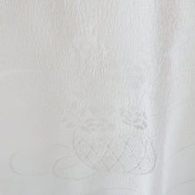 画像をギャラリービューアに読み込む, 襦袢 花籠地紋 薄黄色 正絹 バチ衿 袖無双 長襦袢 仕立て上がり 女性着物用 身丈127cm