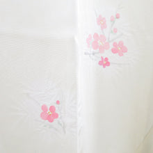 画像をギャラリービューアに読み込む, 襦袢 梅文様 絞り 薄黄緑色 正絹 バチ衿 袖無双 長襦袢 仕立て上がり 女性着物用 身丈125cm