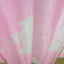 画像をギャラリービューアに読み込む, 襦袢 振袖用 ぼかし 絞り 楓文様 桃色 正絹 バチ衿 袖無双 長襦袢 仕立て上がり 女性着物用 身丈137cm