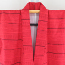 画像をギャラリービューアに読み込む, 紬 着物 亀甲に縞模様 赤色x黒色 正絹 袷 バチ衿 カジュアル 仕立て上がり着物 身丈154cm
