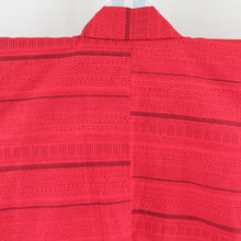 画像をギャラリービューアに読み込む, 紬 着物 亀甲に縞模様 赤色x黒色 正絹 袷 バチ衿 カジュアル 仕立て上がり着物 身丈154cm