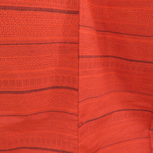 画像をギャラリービューアに読み込む, 紬 着物 亀甲に縞模様 赤色x黒色 正絹 袷 バチ衿 カジュアル 仕立て上がり着物 身丈154cm