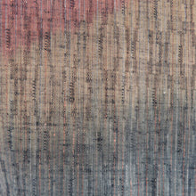 画像をギャラリービューアに読み込む, 紬 着物 紬 たてわく織文様 ぼかし グレーxレッドxブルー 正絹 袷 バチ衿 カジュアル 仕立て上がり着物 身丈150cm