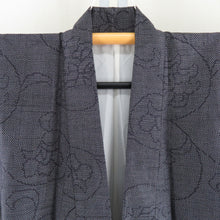 画像をギャラリービューアに読み込む, 紬 着物 唐草花模様 紺色x灰色 正絹 袷 バチ衿 カジュアル 仕立て上がり着物 身丈158cm