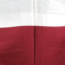 画像をギャラリービューアに読み込む, 紬 着物 幾何学模様に花模様 紺色x黒色x赤色 正絹 袷 バチ衿 カジュアル 仕立て上がり着物 身丈161cm