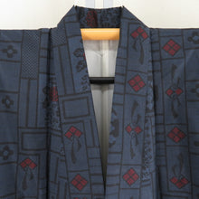 画像をギャラリービューアに読み込む, 紬 着物 幾何学模様に花模様 紺色x黒色x赤色 正絹 袷 バチ衿 カジュアル 仕立て上がり着物 身丈161cm