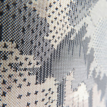 画像をギャラリービューアに読み込む, 紬 着物 雲取りに風景模様 クリーム色x灰色 正絹 袷 広衿 カジュアル 仕立て上がり着物 身丈156cm