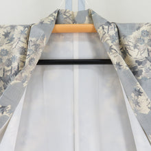 画像をギャラリービューアに読み込む, 紬 着物 雲取りに風景模様 クリーム色x灰色 正絹 袷 広衿 カジュアル 仕立て上がり着物 身丈156cm