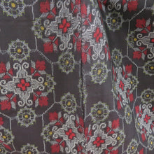 画像をギャラリービューアに読み込む, 紬 着物 華文模様 黒色x赤色x灰色 正絹 袷 広衿 カジュアル 仕立て上がり着物 身丈155cm