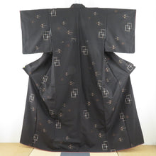 画像をギャラリービューアに読み込む, 紬 着物 格子に燕模様 茶色 正絹 袷 広衿 カジュアル 仕立て上がり着物 身丈159cm