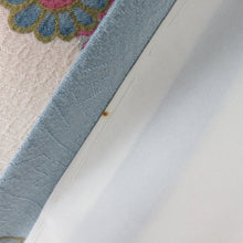Load image into Gallery viewer, Komon Fogi flower pattern blur dyed blue x pink foil with pink foil Saaya -shaped ground crest x silver lined wide collar pure silk