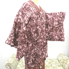 画像をギャラリービューアに読み込む, 道行 アンティーク 昔道行 正絹 ピンク紫 紫 葉文様 レトロ 明治・大正ロマン モダン 和洋ミックス ちりよけ 防寒 汚れ防止  身丈81.2cm