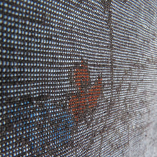 画像をギャラリービューアに読み込む, 紬着物 紺色x赤色 花模様 正絹 袷 バチ衿 カジュアル 仕立て上がり着物 身丈157cm