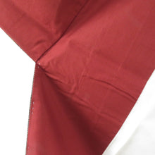 Load image into Gallery viewer, 紬 着物 大島紬 熨斗に花模様 茶色x赤色 正絹 袷 広衿 カジュアル 仕立て上がり着物 身丈163cm