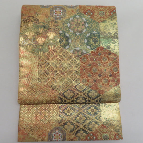 袋帯 亀甲に切嵌模様 金糸 ラメ糸色 ゴールドｘ多色 六通柄 正絹 仕立て上がり 着物帯 長さ432cm 【キモノオフ野々市若松店】 袋帯 亀甲に切嵌模様 金糸 ラメ糸色 ゴールドx多色 六通柄 正絹