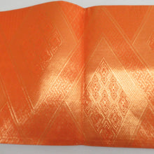 Load image into Gallery viewer, 袋帯 佐賀錦 金糸銀糸 菱型模様 リバーシブル オレンジ色x白色 全通柄 正絹 仕立て上がり 長さ448cm