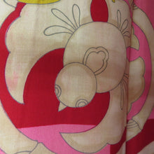 Load image into Gallery viewer, 着物コート アンティーク 昔道行 絹 赤色 薔薇模様 レトロ 身丈107cm