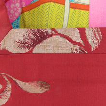 Load image into Gallery viewer, 着物コート アンティーク 昔道行 絹 赤色 薔薇模様 レトロ 身丈107cm