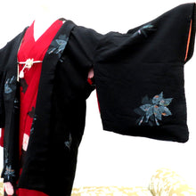 Load image into Gallery viewer, 羽織 アンティーク 昔羽織 正絹 黒 水色 ピンク 緑 オレンジ 銀糸 葉 レトロ モダン 明治・大正ロマン 和洋ミックス 身丈75.6cm