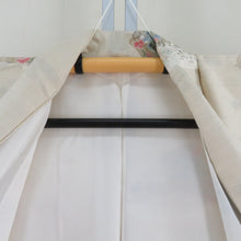 Load image into Gallery viewer, 紬 着物 本場大島紬 証紙付き 白大島 扇子模様 ベージュx薄茶色x赤色 正絹 袷 広衿 カジュアル 仕立て上がり着物 身丈165cm