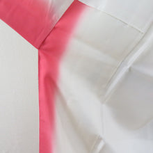 Load image into Gallery viewer, 紬 着物 本場大島紬 証紙付き 白大島 扇子模様 ベージュx薄茶色x赤色 正絹 袷 広衿 カジュアル 仕立て上がり着物 身丈165cm