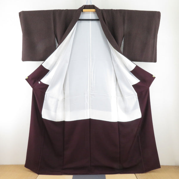 小紋 お召 現代お召 織文様 格子模様 茶色 広衿 正絹 カジュアル着物 身丈160cm 【キモノオフ野々市若松店】 小紋 お召 現代お召 織文様 格子模様 茶色 広衿 正絹 カジュアル着物