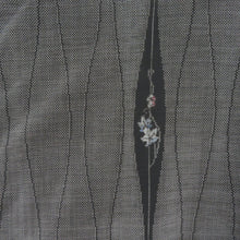Load image into Gallery viewer, 紬 着物 大島紬 立涌に花模様 黒色x茶色 袷 広衿 カジュアル 仕立て上がり着物 身丈159cm