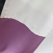 Load image into Gallery viewer, 紬 着物 大島紬 花模様 紺色x黒色 正絹 袷 広衿 カジュアル 仕立て上がり着物 身丈155cm